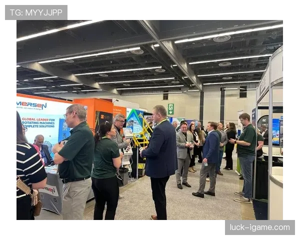 破浪前行！莫莉·奥卡拉汉引领澳大利亚女子接力开启新王朝