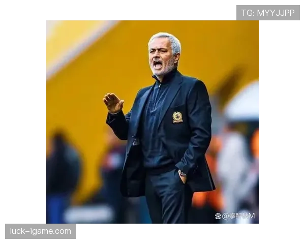 穆里尼奥战术革新：边后卫成攻防枢纽，球队表现全面升级