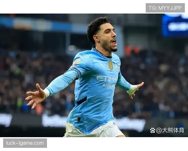 纽卡斯尔力克曼联，争四格局再起波澜