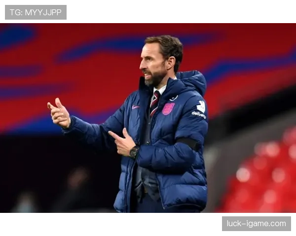 英格兰队全力备战新赛季，剑指国际赛场新辉煌