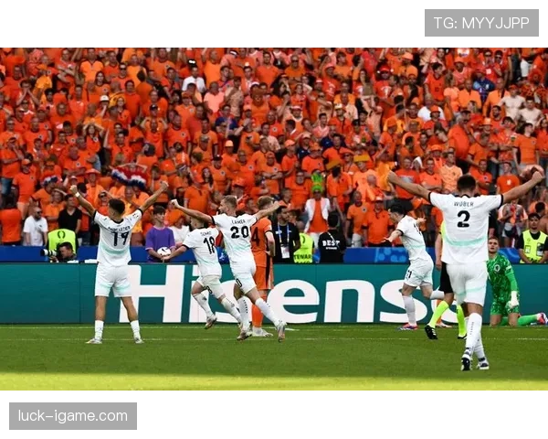 奥地利国家队阿尔卑斯集结,备战欧洲杯状态引关注 奥地利国家队阿尔卑斯集结,备战欧洲杯状态引关注