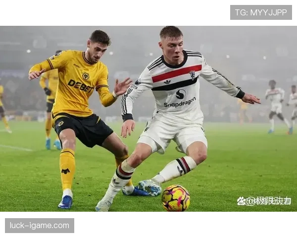 若日尼奥职业生涯高光时刻回顾：英超赛场上的中场大师表现解析