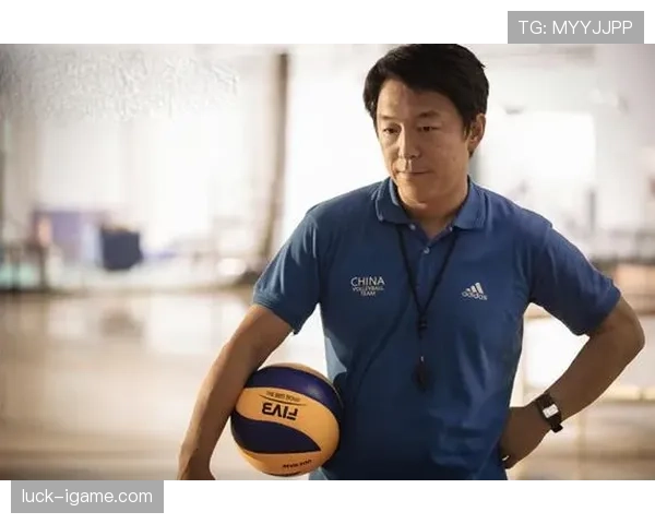 苏亚雷斯居然下馆子和我们抢鸡腿,这日常和球场判若两人啊 苏亚雷斯居然下馆子和我们抢鸡腿,这日常和球场判若两人啊